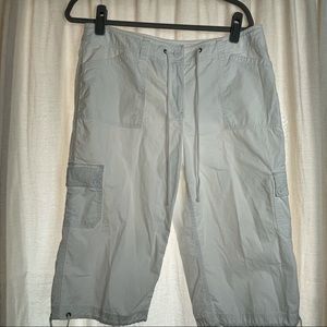 Jones New York size 12 white cargo Capri